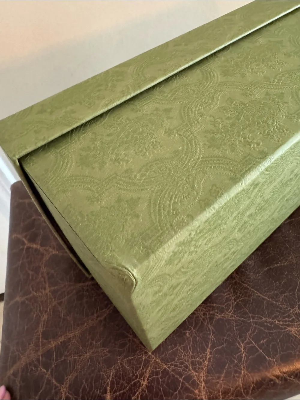 Gucci men sandals box - Empty with large bag.